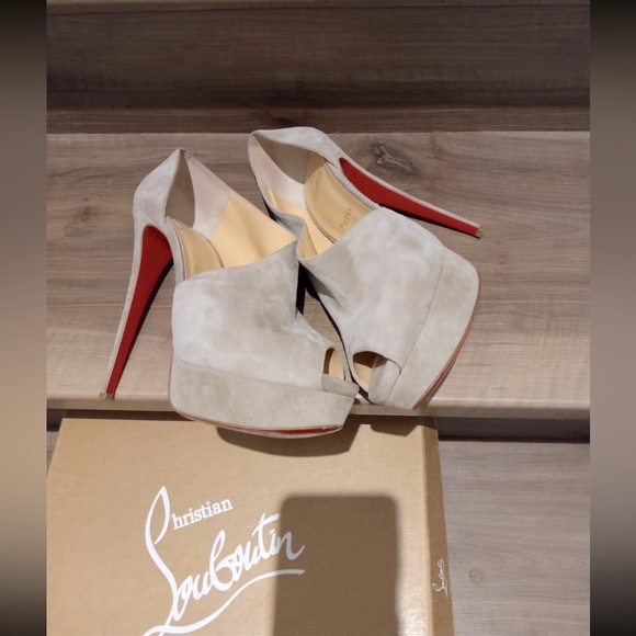 Christian Louboutin I’m selling  A lot of beautiful heels - Picture 4 of 11